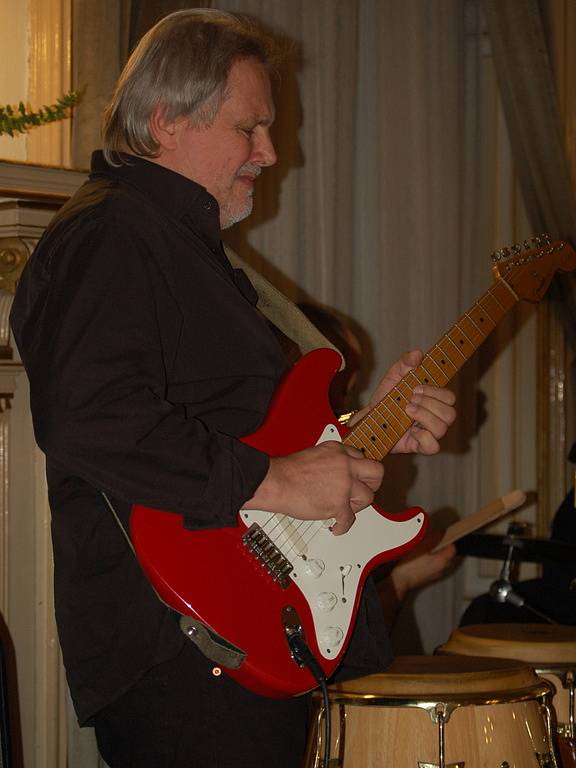 Součástí doprovodného programu jsou i jam sessions ve foyer Městského domu, kde zahrál Luboš Andršt se svou skupinou. 