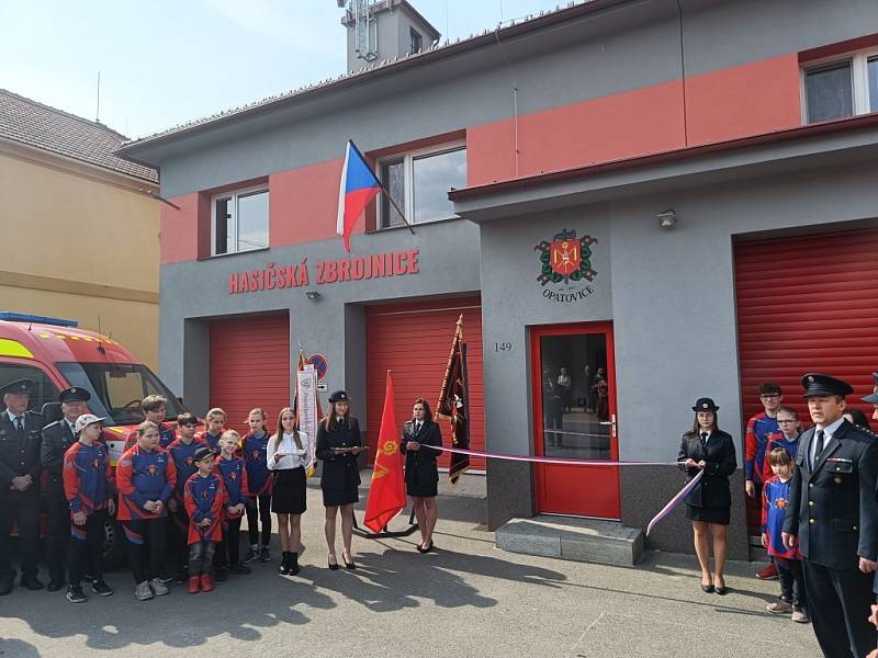Slavnostní otevření nové hasičské zbrojnice v Opatovicích.