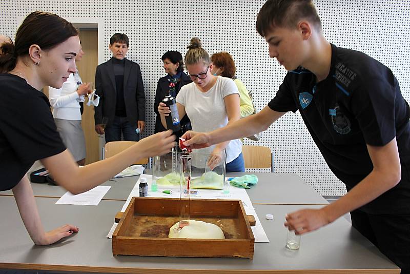 Čtyřmi zbrusu novými moderními učebnami se může pyšnit od pondělí 7. září Základní škola Šromotovo v Hranicích.