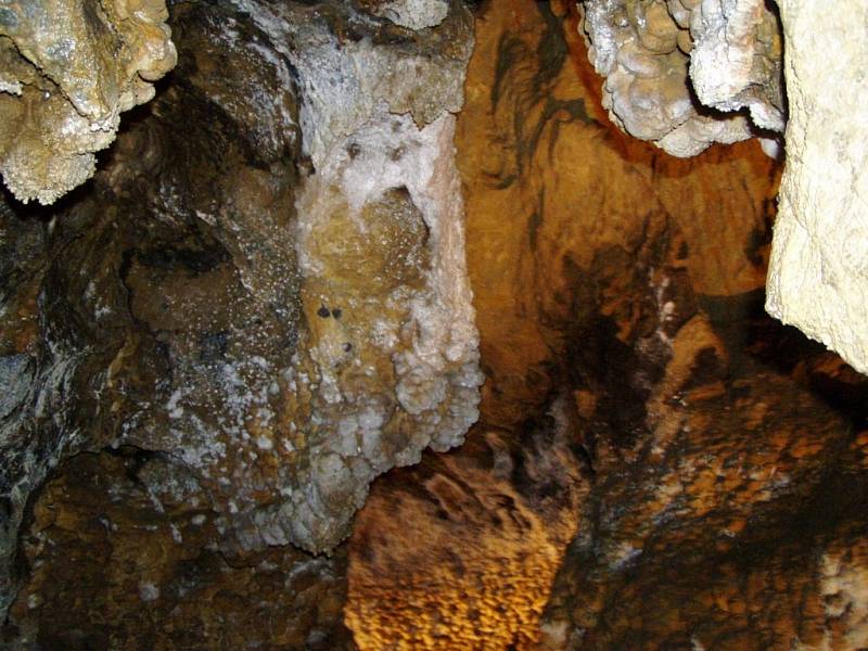 Zbrašovské aragonitové jeskyně v Teplicích nad Bečvou