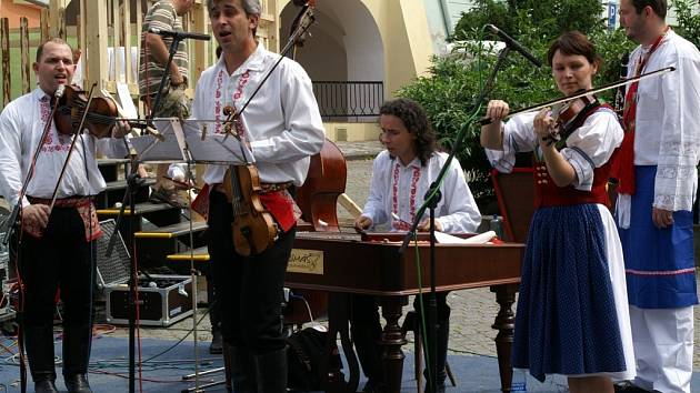 Letošní ročník festivalu v Zámku a podzámčí se bude věnovat svatbě.