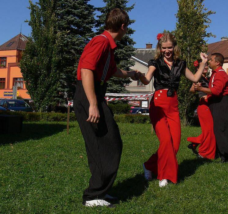 Na posledním koncertu Hranického kulturního léta se představil holandský orchestr Workshop Oldtimers společně s taneční skupinou Oldies