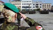 Slavnostní nástup vojáků 7.mechanizované brigády na Masarykově náměstí v Hranicích
