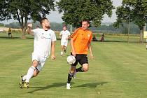 Všechovice (v bílém) proti FK Šternberk