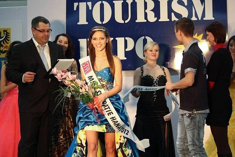 Dvacetiletá Denisa Biskupová z Bělotína má na svém kontě několik titulů z různých soutěží krásy. Naposledy to bylo vítězství v soutěži Miss Haná