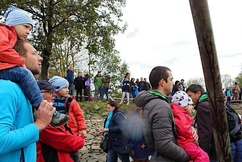 Stovky návštěvníků si v sobotu nenechalo ujít slavnostní výlov rybníku Choryně Velká nedaleko Hustopeč nad Bečvou.