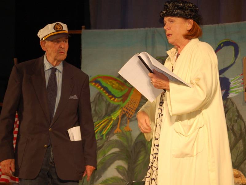 Hrou Pudl a Magnolie v hlavní roli s Ivou Janžurovou zahájil po letní pauze přerovský Městský dům opět kulturní sezonu.