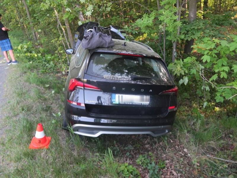 Nehoda řidičky vozu Škoda Kamiq u Partutovic, 15. 5. 2022