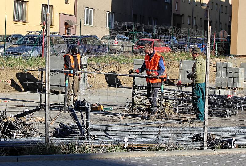 Řidiči neprojedou ulicí Jiřího z Poděbrad v Hranicích až do 31. března 2021.