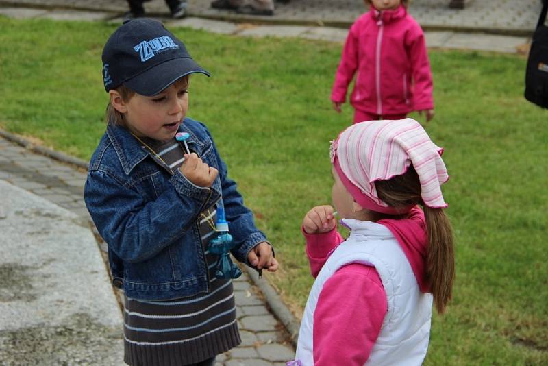 Kácení májky ve Skaličce