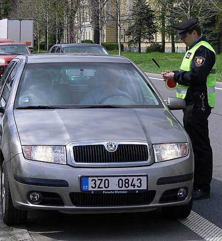 Hraničtí školáci rozdávali citrony příliš rychlým řidičům