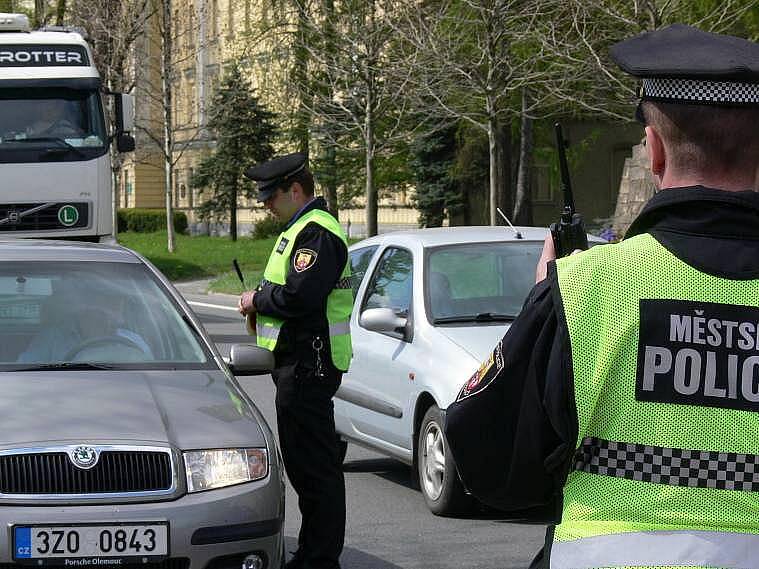 Hraničtí školáci rozdávali citrony příliš rychlým řidičům