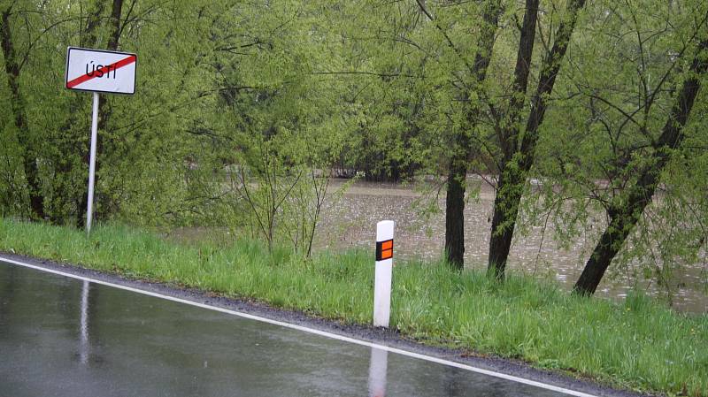 Bečva v Ústí na Hranicku 28. dubna 2017