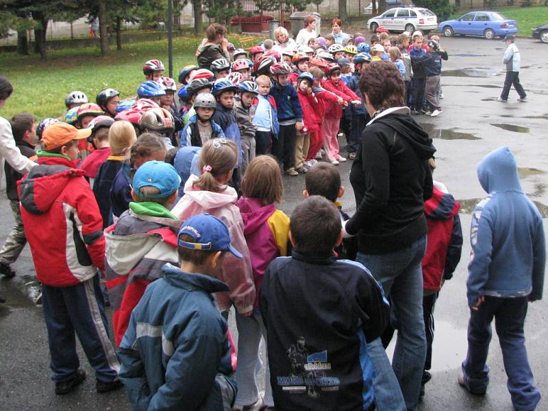 Pravidla silničního provozu zkoušely děti od prvních do třetích tříd.