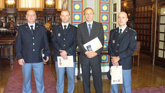 FOTO: Hraničtí hasiči si odvezli z Prostějova 4 medaile - Hranický deník