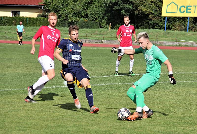 Utkání MSFL mezi SK Hranice (v modrém) a ĆSK Uherský Brod (2:1).