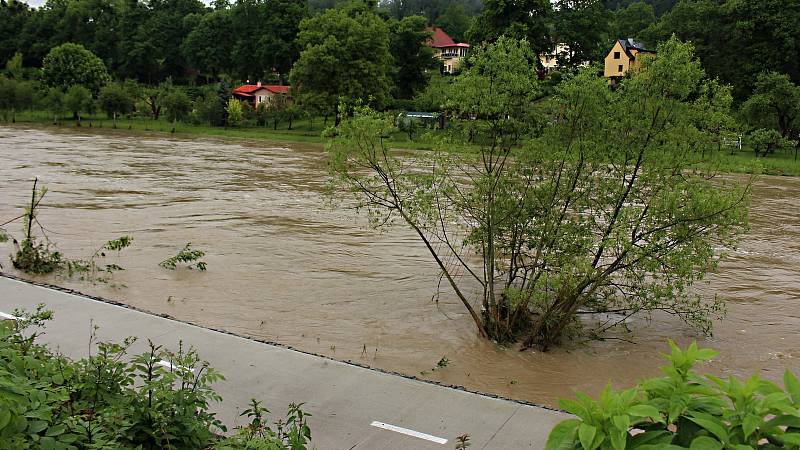 Bečva u Teplic nad Bečvou ve čtvrtek 23.5. 2019 dopoledne.