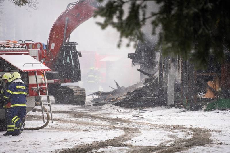 Shořelá chata Tesák, v sobotu 29. ledna 2022.