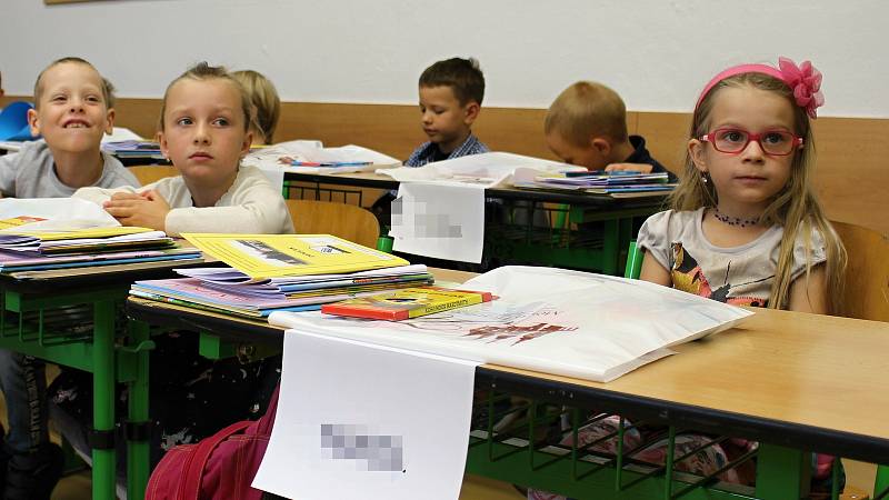 Do lavic třídy pro nadané děti v Základní škole Šromotovo v Hranicích usedlo v úterý 1. září celkem třináct žáků.