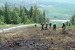 K rozsáhlým požárům řadí pondělní zásah, ke kterému vyjížděli v Uhřínově na Hranicku, kde hořel les o rozloze půl hektaru.