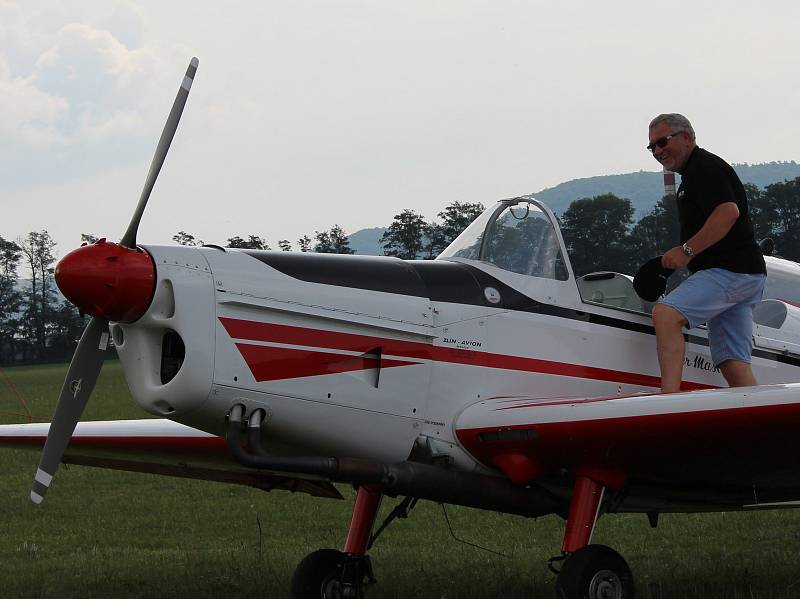 Air-auto-moto veteranfest na drahotušském letišti