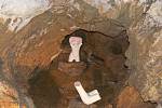 Zbrašovské aragonitové jeskyně v Teplicích nad Bečvou až do konce října hostí výstavu děl vsetínského sochaře Miroslava Machaly s názvem Danaé v jeskyni