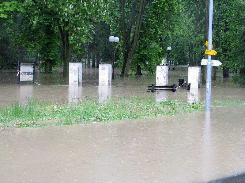 Park Čs. legií v Hranicích pondělí 17. května ve 17.40 hodin