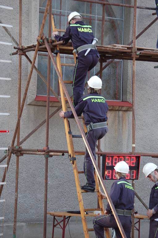 Soutěžící museli podstoupit řadu obtížných disciplín.