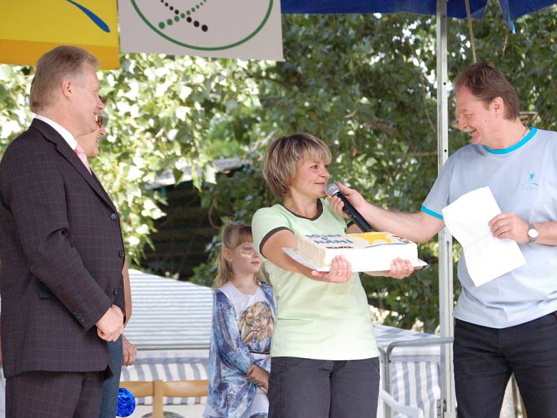 V Přerově na výstavišti v pátek 5. června proběhla celostátní přehlídka klientů ústavů sociální péče. Akce má za cíl integraci lidí s postižením s běžnou populací. Na přehlídku se přijely podívat děti ZŠ z celého přerovského okresu.