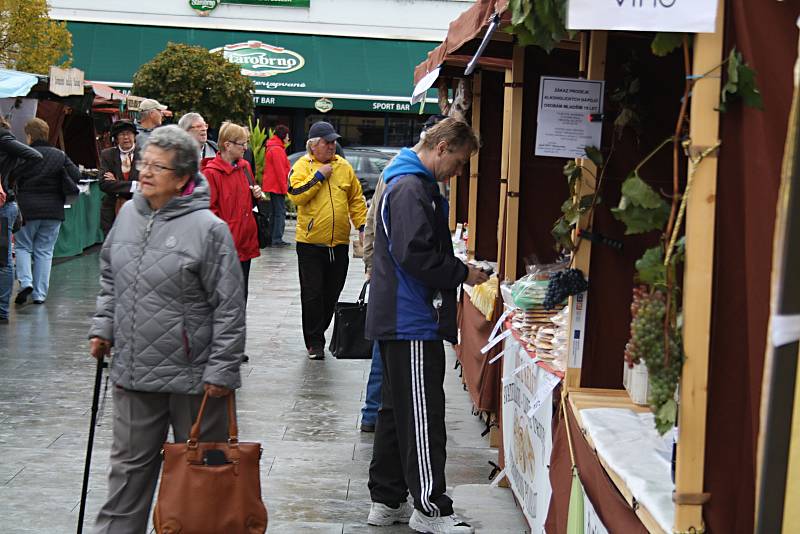 Podzimní farmářské trhy na Masarykově náměstí v Hranicích.