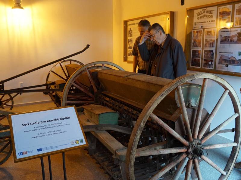 Expozice zemědělské techniky v Bělotíně