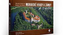 Vzniklou audioknihu Moravské hrady a zámky z nebe, kterou nadabovali lidé z CBS Nakladatelství.