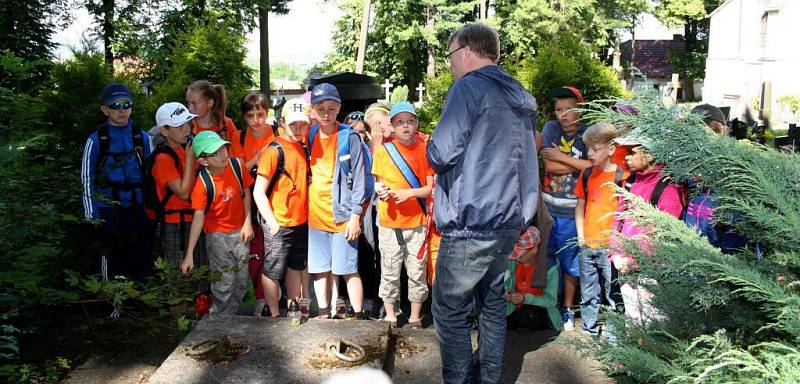 V rámci Dne kostelů se výjimečně otevřela i brána od významného hranického poutního místa Kostelíček. Zavítaly sem děti ze základních i středních škol. 