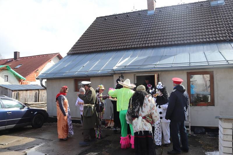 Maškarní zábava, která probíhala v režii spolku Zbytinských Bab se konala 9.3.2019 v obci Zbytiny na Prachaticku.