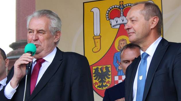 Miloš Zeman a starosta Jiří Kudláček při prezidentské návštěvě Hranic v roce 2016