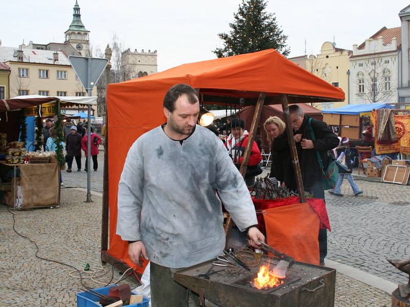 Lipnické náměstí ožilo vánočním jarmarkem.