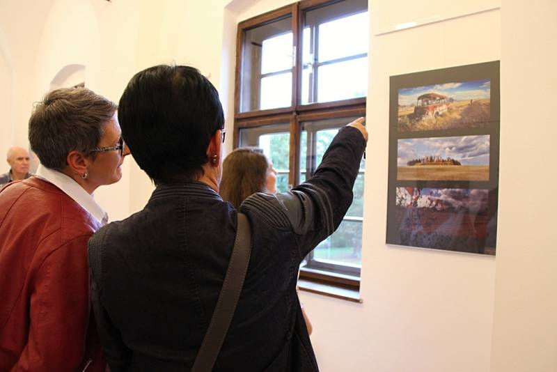 Slavnostní vernisáž výstavy fotografií Karla Machyla s názvem Krajinou domova, 14. září 2022.