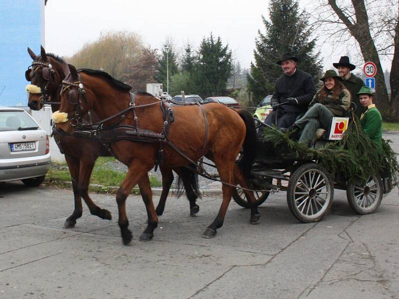 Lovecká družina ze Střední lesnické školy v Hranicích zvala veřejnost na Hubertskou zábavu