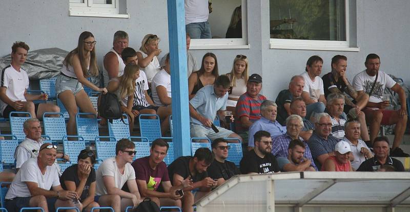 Fotbalisté Hranic (v zeleném) deklasovali v poháru Všechovice 6:1.