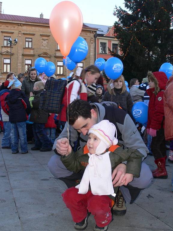 Hranické náměstí se hemžilo balonky, šlo totiž o český rekord.