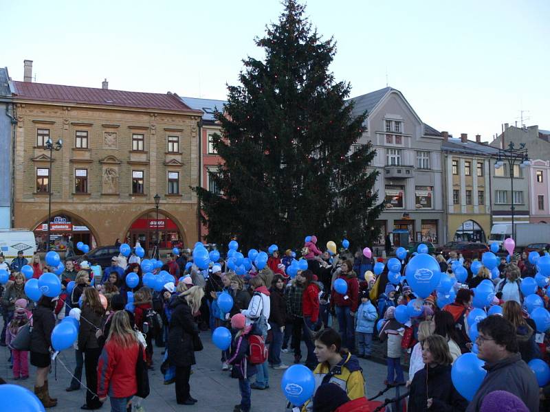 Hranické náměstí se hemžilo balonky, šlo totiž o český rekord.