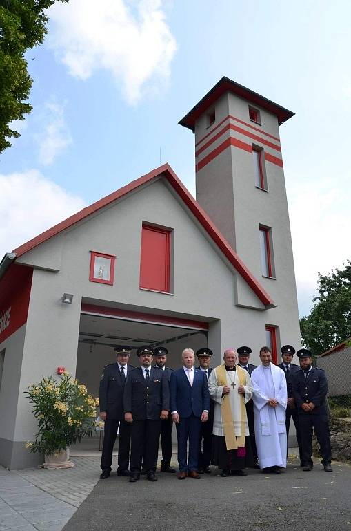 Slavnostní žehnání zrekonstruované hasičské zbrojnice, žehnání sochy svatého Floriána, také nově zrekonstruované kaple Panny Marie a nového zvonu v Horních Těšicích.