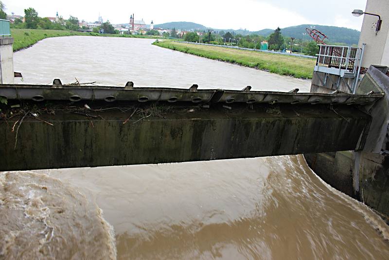 Bečva v Hranicích ve čtvrtek 23.5. 2019 dopoledne.