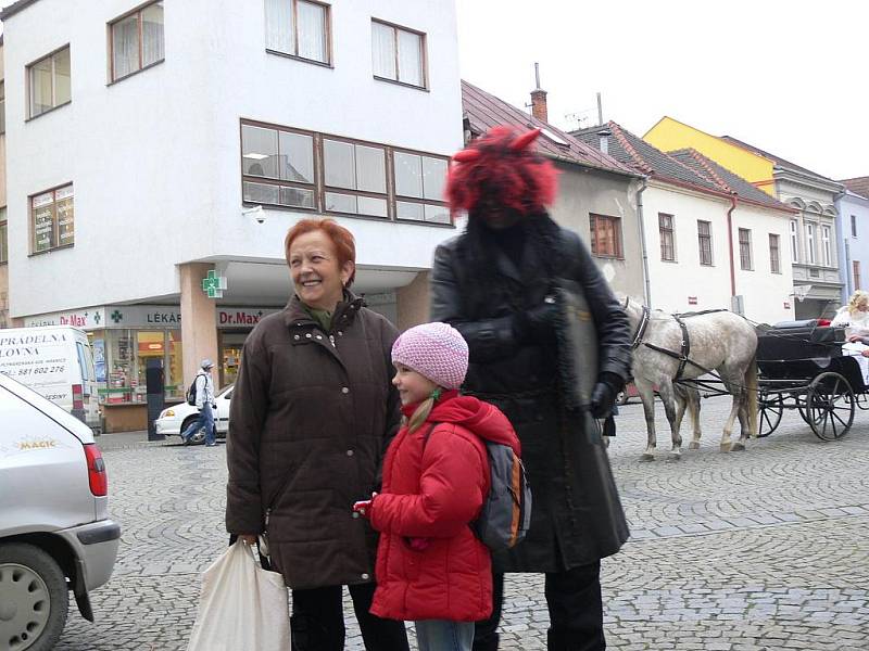 Mikuláš na Hranicku naděloval dárky