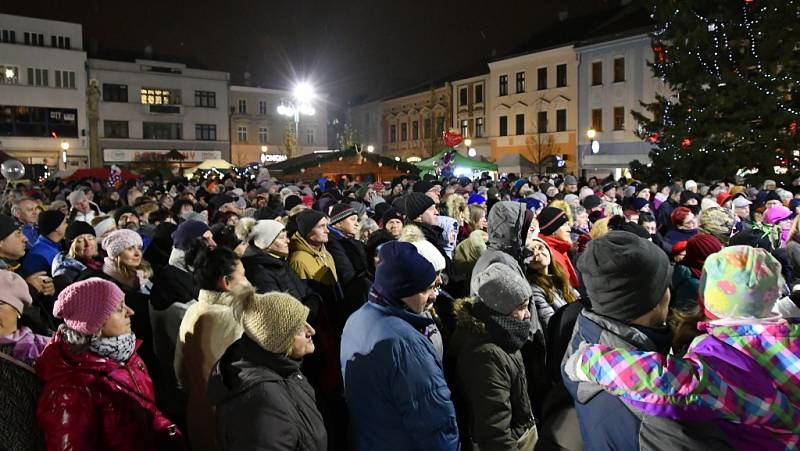 Slavnostní rozsvícení vánočního stromu v Hranicích, pátek 2. prosince 2022.