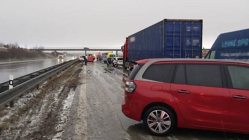 Nehody na D1 mezi Lipníkem a Hranicemi, 16. března 2021