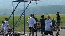 Asfaltová plocha drahotušského letiště patřila prvnímu ročníku streetbalového turnaje Badenstreetcup.