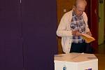 Obyvatelé volebního okrsku číslo 11 šli volit přímo do Domova seniorů v Hranicích