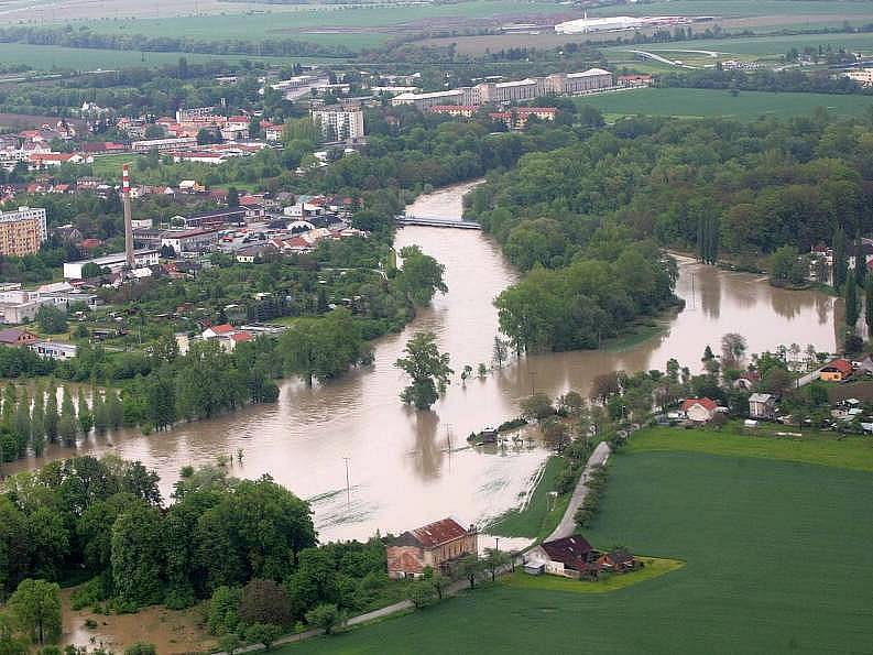 Rozlitá Bečva v Lipníku, květen 2010