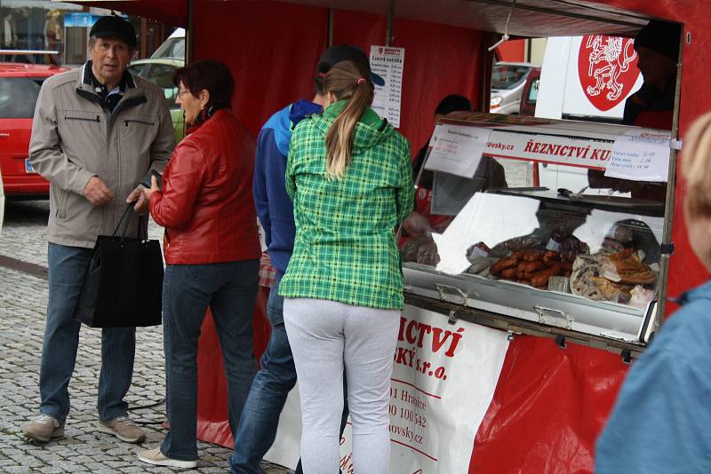 Podzimní farmářské trhy na Masarykově náměstí v Hranicích.